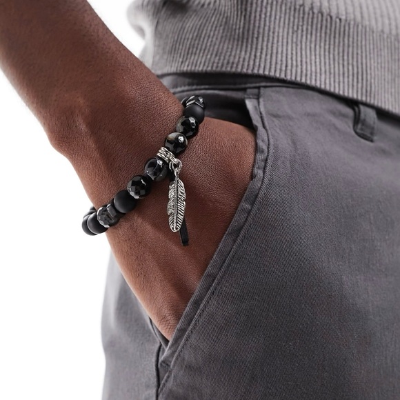 ASOS DESIGN Beaded Bracelet With Agate Stones And Feather Detail In Black - Picture 1 of 2